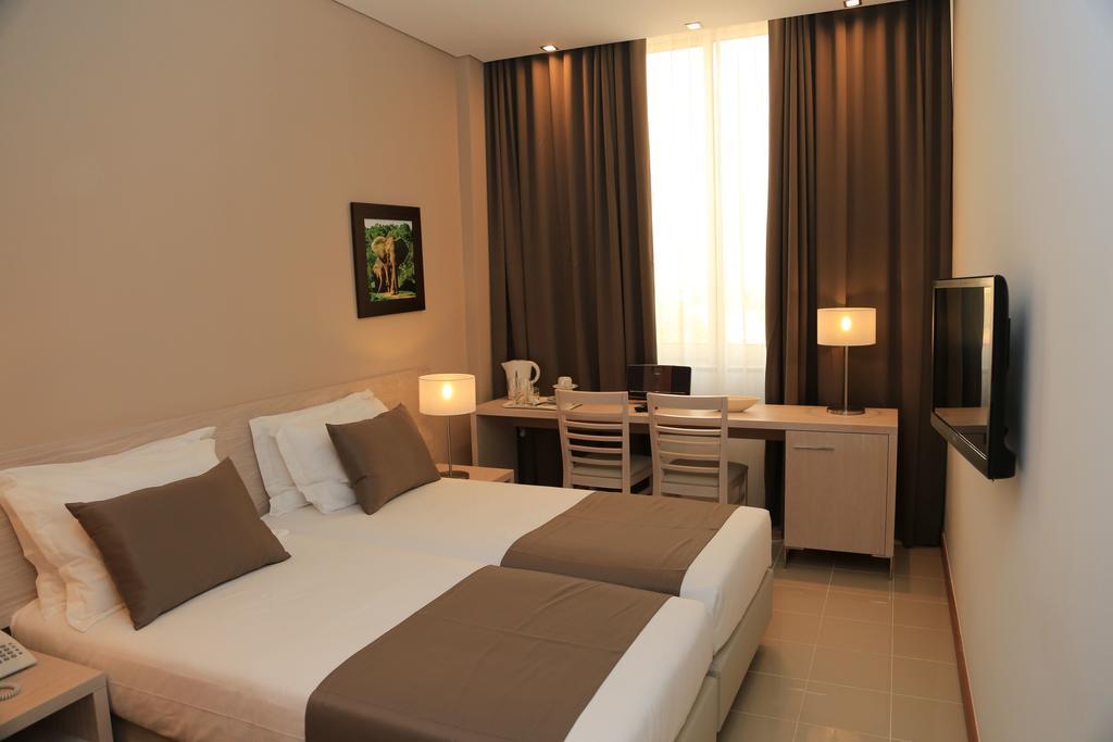 Fly Hotel Luanda Dış mekan fotoğraf